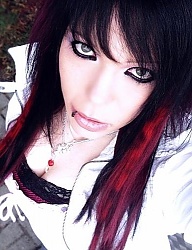 Fryzury Średnie Alternatywne EMO - 695337