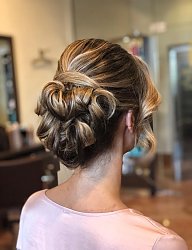 Fryzury Średnie Ślubne Kręcone Upięcie Blond - 3271151