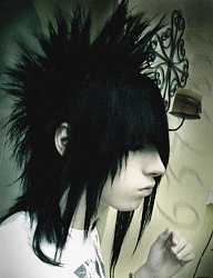 Fryzury Średnie Alternatywne EMO - 342097