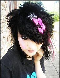 Fryzury Średnie Alternatywne EMO - 78419