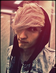 Fryzury Męskie Średnie Alternatywne Punk Rock Blond - 3237655