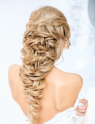Fryzury Długie Ślubne Kręcone Upięcie Blond - 2809818