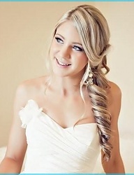 Fryzury Długie Ślubne Proste Upięcie Blond - 1182197