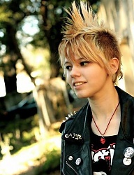 Fryzury Średnie Alternatywne Punk Rock - 684334