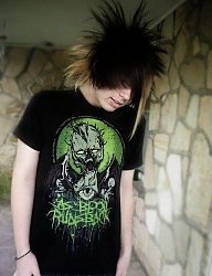 Fryzury Średnie Alternatywne EMO - 705673