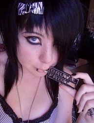 Fryzury Średnie Alternatywne EMO - 235084