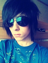 Fryzury Średnie Alternatywne EMO - 932539