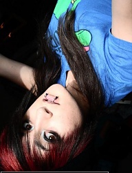 Fryzury Średnie Alternatywne EMO - 816093