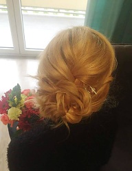 Fryzury Długie Ślubne Kręcone Upięcie Blond - 3168876