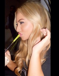 Fryzury Długie Na co dzień Kręcone Rozpuszczone Blond - 2412585