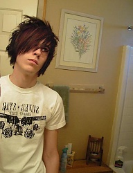 Fryzury Średnie Alternatywne EMO - 303618