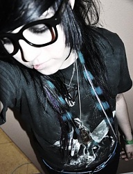 Fryzury Średnie Alternatywne EMO - 697128