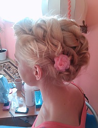 Fryzury Długie Ślubne Proste Upięcie Blond - 1196601
