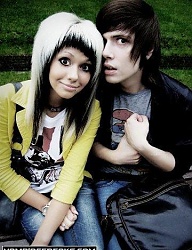 Fryzury Średnie Alternatywne EMO - 832668