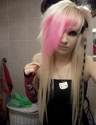 Fryzury Średnie Alternatywne EMO - 755083