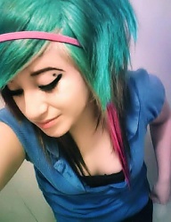 Fryzury Średnie Alternatywne EMO - 160695