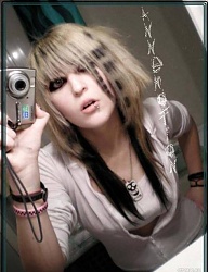Fryzury Średnie Alternatywne EMO - 211322