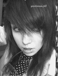 Fryzury Średnie Alternatywne EMO - 165302