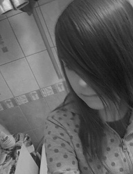 Fryzury Średnie Alternatywne EMO - 131469
