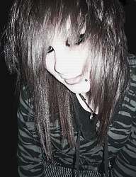 Fryzury Średnie Alternatywne EMO - 8914