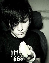 Fryzury Średnie Alternatywne EMO - 230677