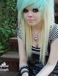Fryzury Średnie Alternatywne EMO - 703245