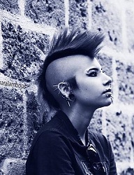 Fryzury Średnie Alternatywne Punk Rock - 1051492