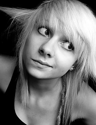 Fryzury Średnie Na co dzień Proste z grzywką Rozpuszczone Blond - 1495166