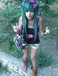 Fryzury Średnie Alternatywne EMO - 398546