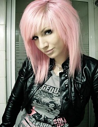 Fryzury Średnie Alternatywne EMO - 174401