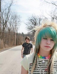 Fryzury Średnie Alternatywne EMO - 239708
