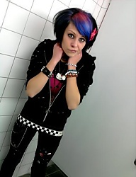 Fryzury Średnie Alternatywne EMO Kolorowe - 1076982