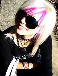 Fryzury Średnie Alternatywne EMO - 708468