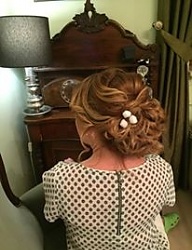Fryzury Średnie Ślubne Kręcone Upięcie Brązowe - 3184647