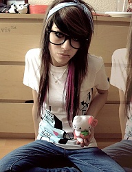 Fryzury Średnie Alternatywne EMO - 826607