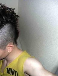 Fryzury Męskie Krótkie Alternatywne Punk Rock Czarne - 1102538