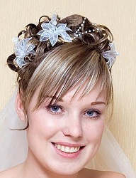 Fryzury Średnie Ślubne - 773420