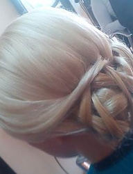 Fryzury Średnie Wieczorowe Proste Upięcie Blond - 2158070