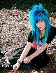 Fryzury Średnie Alternatywne EMO - 839374