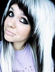 Fryzury Średnie Alternatywne EMO - 832666