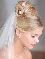 Fryzury Średnie Ślubne Proste Upięcie Blond - 1085079