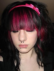 Fryzury Średnie Alternatywne EMO - 25333