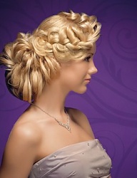 Fryzury Długie Ślubne Kręcone Upięcie Blond - 2705973
