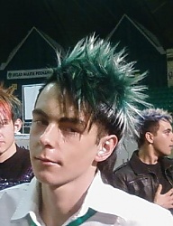 Fryzury Średnie Alternatywne EMO - 66187