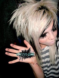 Fryzury Średnie Alternatywne EMO - 87365