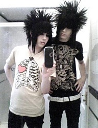 Fryzury Średnie Alternatywne EMO - 36109