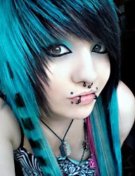 Fryzury Średnie Alternatywne EMO - 811791