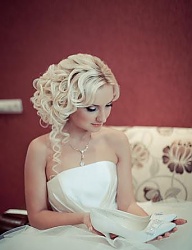 Fryzury Długie Ślubne Kręcone Upięcie Blond - 1262145