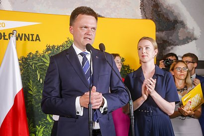 Urszula Brzezińska-Hołownia wystąpiła obok męża podczas wieczoru wyborczego.