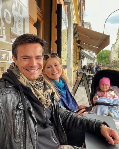 zdania na temat, do którego z nich jest bardziej podobna...